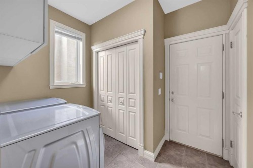97 Strathridge Close Sw, Calgary, AB - Indoor