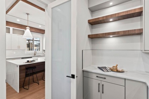 91 South Shore Road, Chestermere, AB - Indoor