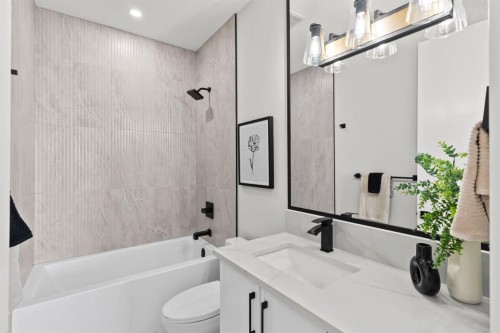 91 South Shore Road, Chestermere, AB - Indoor Photo Showing Bathroom