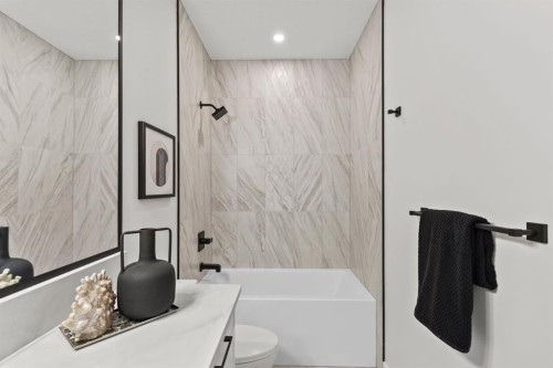 91 South Shore Road, Chestermere, AB - Indoor Photo Showing Bathroom