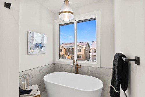 91 South Shore Road, Chestermere, AB - Indoor Photo Showing Bathroom