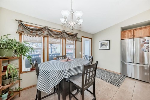 126 Strathmore Lakes Bend, Strathmore, AB - Indoor Photo Showing Dining Room