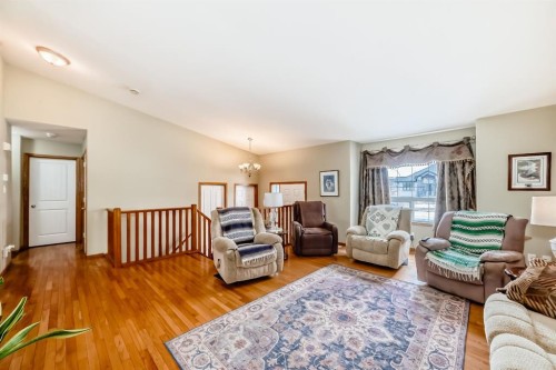 126 Strathmore Lakes Bend, Strathmore, AB - Indoor Photo Showing Living Room