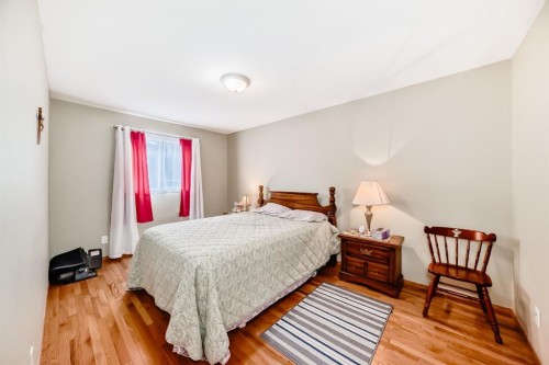 126 Strathmore Lakes Bend, Strathmore, AB - Indoor Photo Showing Bedroom
