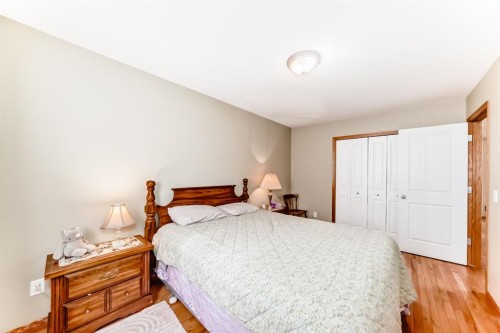 126 Strathmore Lakes Bend, Strathmore, AB - Indoor Photo Showing Bedroom