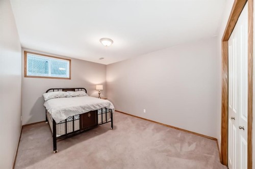 126 Strathmore Lakes Bend, Strathmore, AB - Indoor Photo Showing Bedroom