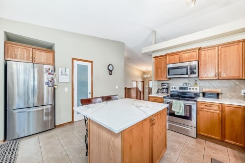 126 Strathmore Lakes Bend, Strathmore, AB - Indoor Photo Showing Kitchen