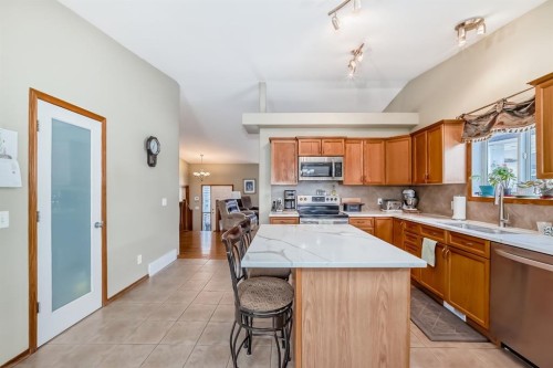126 Strathmore Lakes Bend, Strathmore, AB - Indoor Photo Showing Kitchen