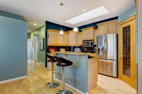27 Elgin Drive Se, Calgary, AB - Indoor Photo Showing Kitchen With Stainless Steel Kitchen With Upgraded Kitchen