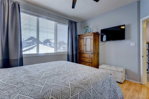 27 Elgin Drive Se, Calgary, AB - Indoor Photo Showing Bedroom