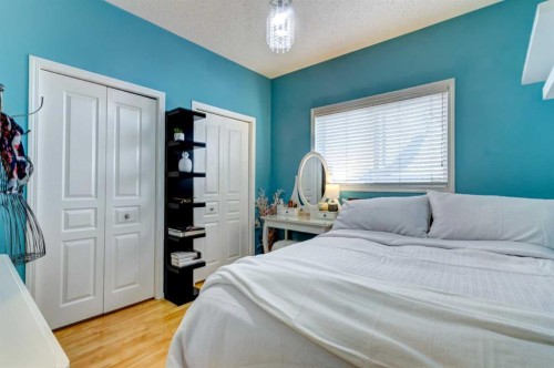 27 Elgin Drive Se, Calgary, AB - Indoor Photo Showing Bedroom