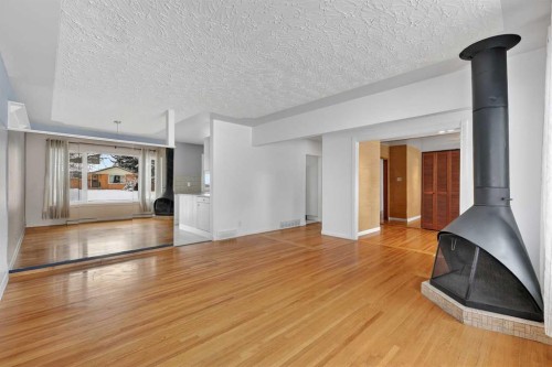 79 Hillary Crescent Sw, Calgary, AB - Indoor