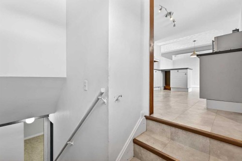 79 Hillary Crescent Sw, Calgary, AB - Indoor
