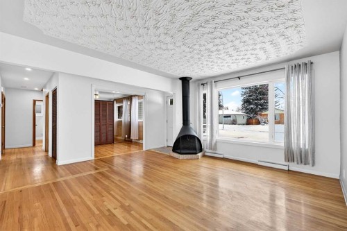 79 Hillary Crescent Sw, Calgary, AB - Indoor