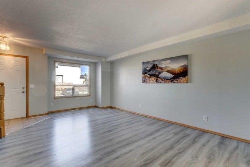 32-204 Strathaven Drive, Strathmore, AB - Indoor Photo Showing Other Room