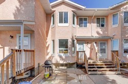 32-204 Strathaven Drive Strathmore, AB T1P 1P6