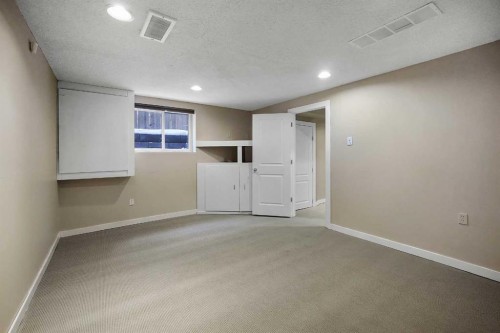 1833 New Brighton Drive Sw, Calgary, AB - Indoor