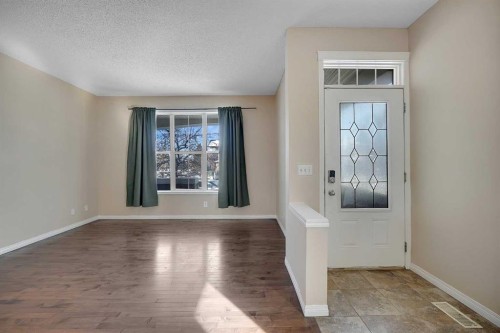 1833 New Brighton Drive Sw, Calgary, AB - Indoor Photo Showing Other Room