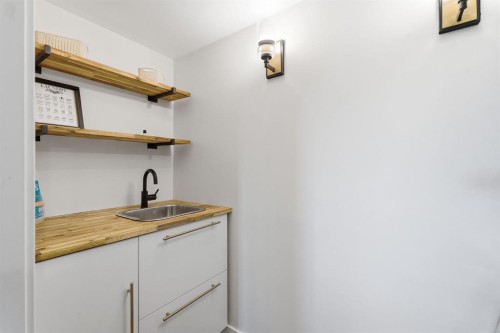 1469 Aldrich Place, Carstairs, AB - Indoor