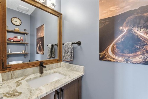 1469 Aldrich Place, Carstairs, AB - Indoor Photo Showing Bathroom