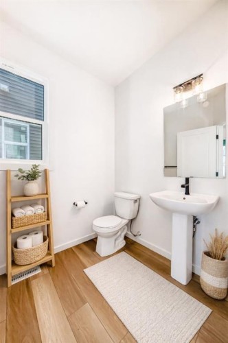 67 Creekside Path Sw, Calgary, AB - Indoor Photo Showing Bathroom