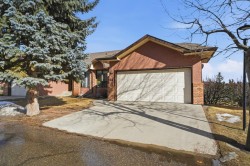 44 Edgeland Close NW Calgary, AB T3A 3B1