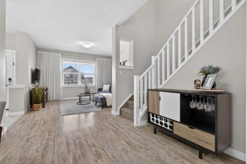 67 Wolf Willow Boulevard Se, Calgary, AB - Indoor