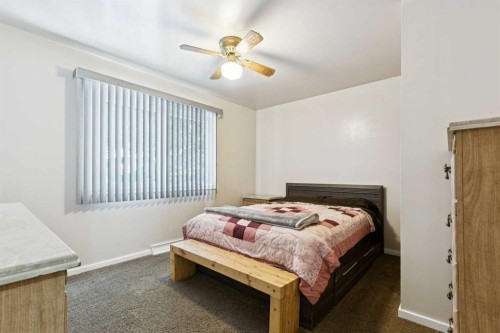2526 Sable Drive, Calgary, AB - Indoor Photo Showing Bedroom