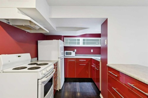 2526 Sable Drive, Calgary, AB - Indoor Photo Showing Kitchen