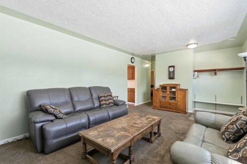 2526 Sable Drive, Calgary, AB - Indoor Photo Showing Living Room