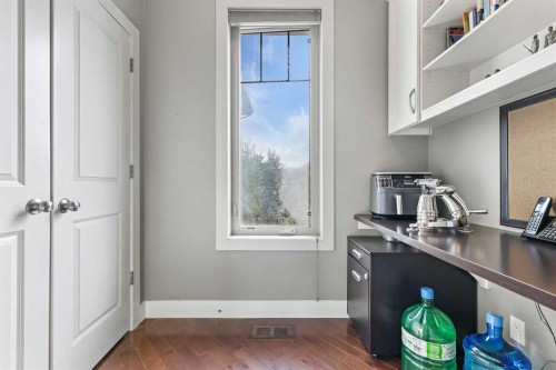 22 Wendham Place Sw, Calgary, AB - Indoor Photo Showing Office