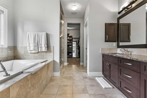22 Wendham Place Sw, Calgary, AB - Indoor Photo Showing Bathroom
