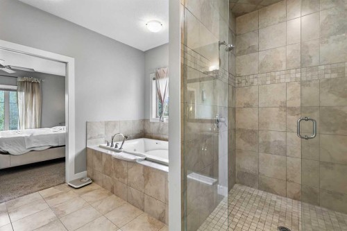 22 Wendham Place Sw, Calgary, AB - Indoor Photo Showing Bathroom