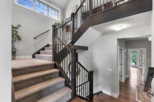 22 Wendham Place Sw, Calgary, AB - Indoor Photo Showing Other Room