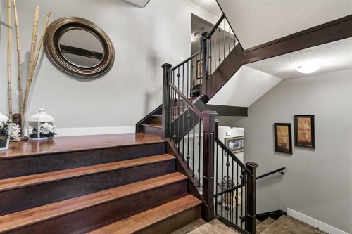 22 Wendham Place Sw, Calgary, AB - Indoor Photo Showing Other Room