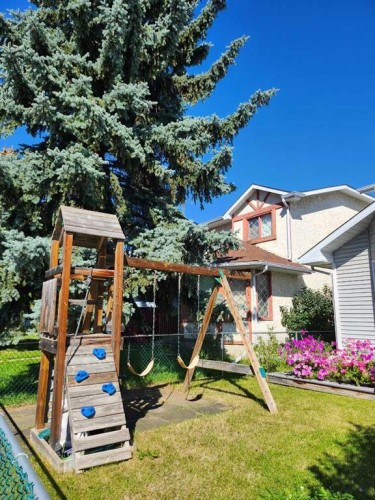 232 Millbank Drive Sw, Calgary, AB - Outdoor