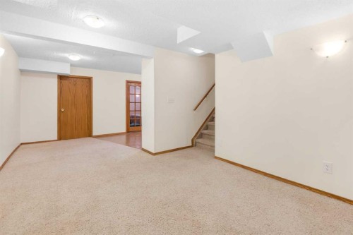 232 Millbank Drive Sw, Calgary, AB - Indoor Photo Showing Other Room