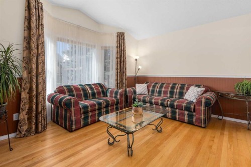 232 Millbank Drive Sw, Calgary, AB - Indoor Photo Showing Living Room
