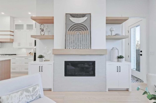 3536 43 Street Sw, Calgary, AB - Indoor