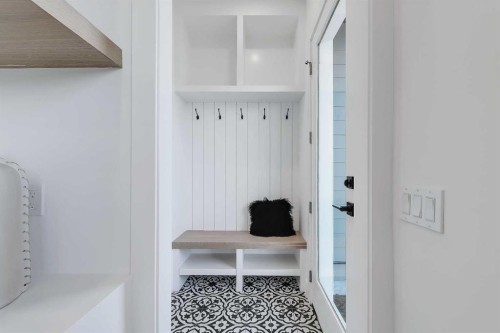 3536 43 Street Sw, Calgary, AB - Indoor Photo Showing Other Room