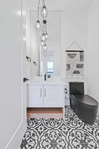 3536 43 Street Sw, Calgary, AB - Indoor