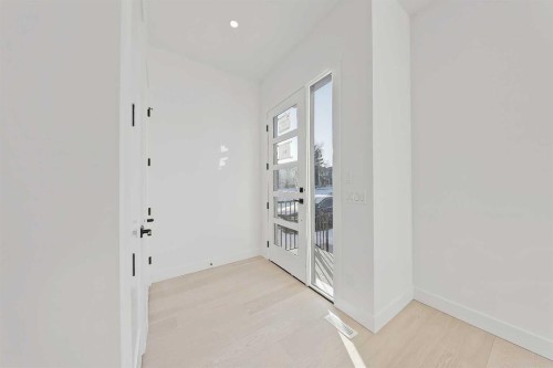 3536 43 Street Sw, Calgary, AB - Indoor Photo Showing Other Room