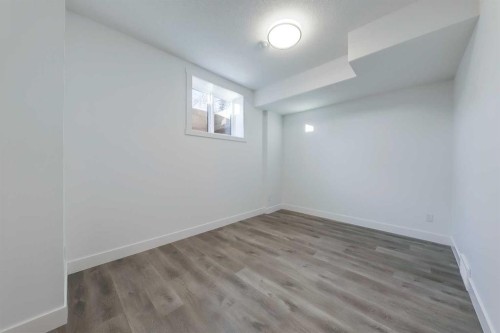 3536 43 Street Sw, Calgary, AB - Indoor Photo Showing Other Room
