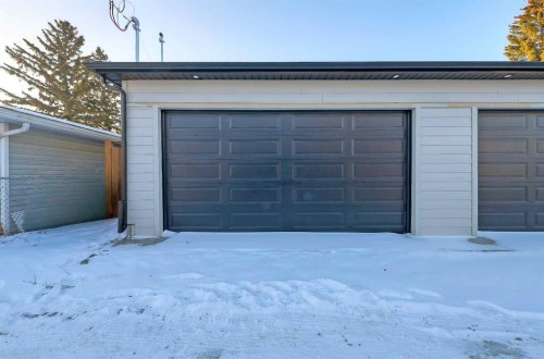 3536 43 Street Sw, Calgary, AB - Outdoor