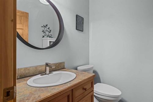 4-36 Windridge Road, Exshaw, AB - Indoor Photo Showing Bathroom