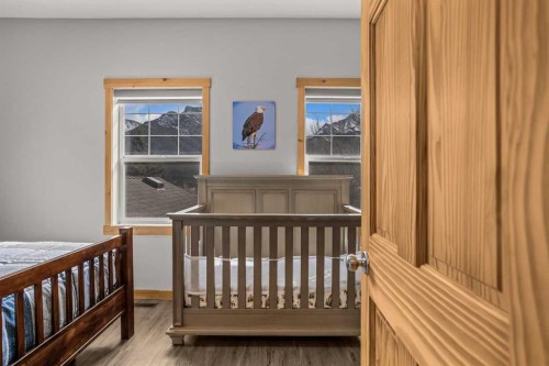 4-36 Windridge Road, Exshaw, AB - Indoor Photo Showing Bedroom