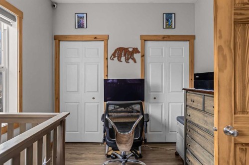 4-36 Windridge Road, Exshaw, AB - Indoor Photo Showing Office