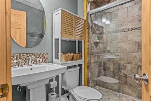 4-36 Windridge Road, Exshaw, AB - Indoor Photo Showing Bathroom