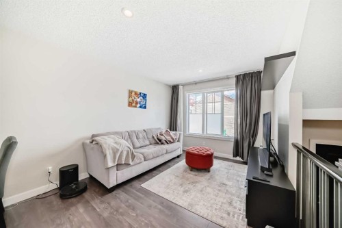 88 Pantego Lane Nw, Calgary, AB - Indoor Photo Showing Living Room