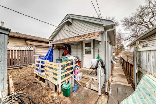 6437 19 Street Se, Calgary, AB - Outdoor